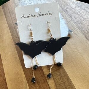 Fashion Jewelry Black Bat Earrings with Gold Chains